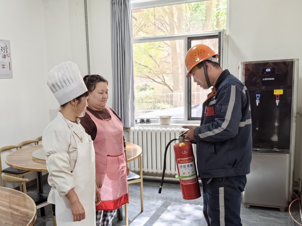 陜煤建設機電安裝公司:“培訓+實操”提升職工應急處置能力 陜煤建設機電安裝公司:“培訓+實操”提升職工應急處置能力